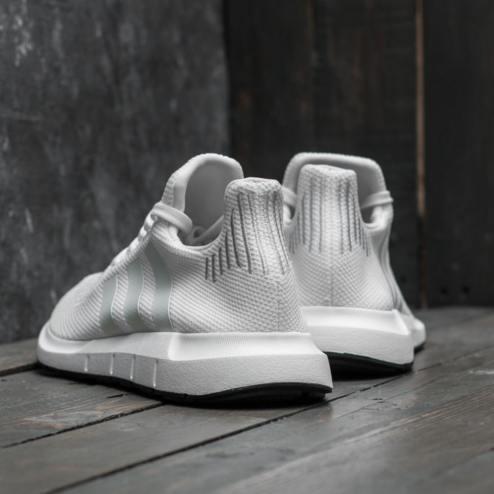 Adidas Swift Run Ftw